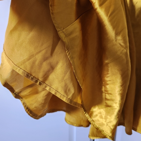 FOREVER 21, Yellow satin pleated mini skirt Size M - Picture 5 of 6